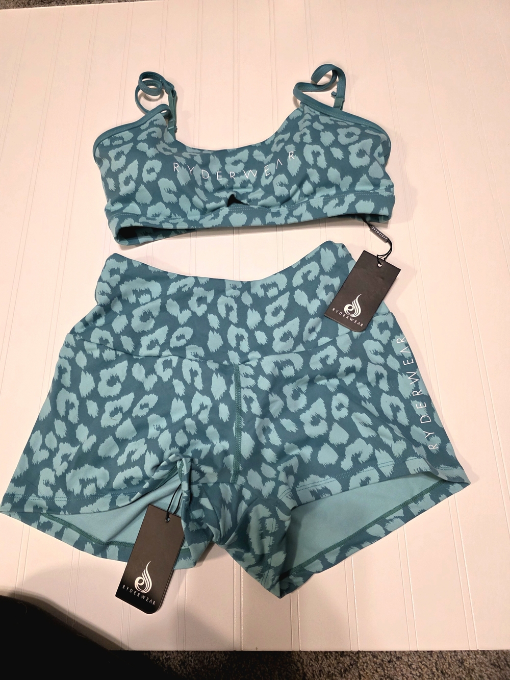 Ryderwear Teal Leopard-Print Sports Bra & High-Waist Shorts Set